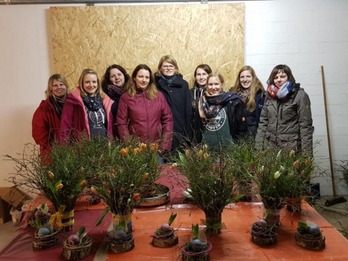 Junge-Landfrauen-Wittingen-Blumenworkshop-6