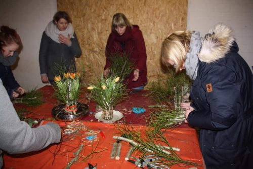 Junge-Landfrauen-Wittingen-Blumenworkshop-7